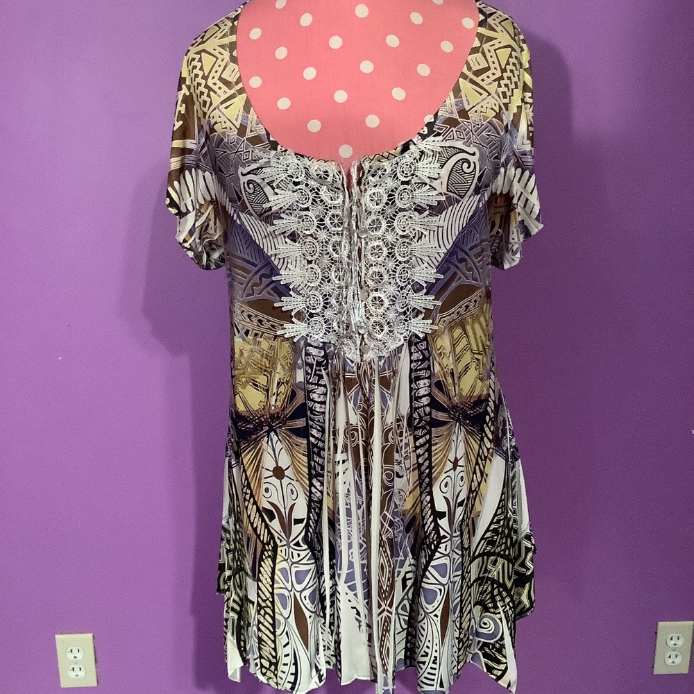 Women’s Unity World Wear Top Size M